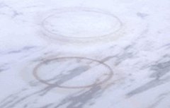 如何輕松去除廚房臺(tái)面上干了的醬油漬？